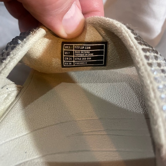 Fitflop Womens 7 US Incastone GOLD BEADED Thong Sandals Rhinestones - Picture 5 of 5